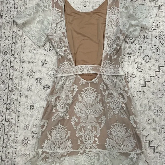 For Love and Lemons Women- Sheer Laced Floral Dress Lined- Small - Picture 2 of 7